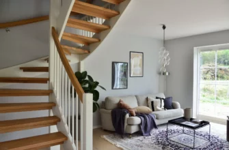 Отделка лестницы в частном доме: выбор материала и дизайна